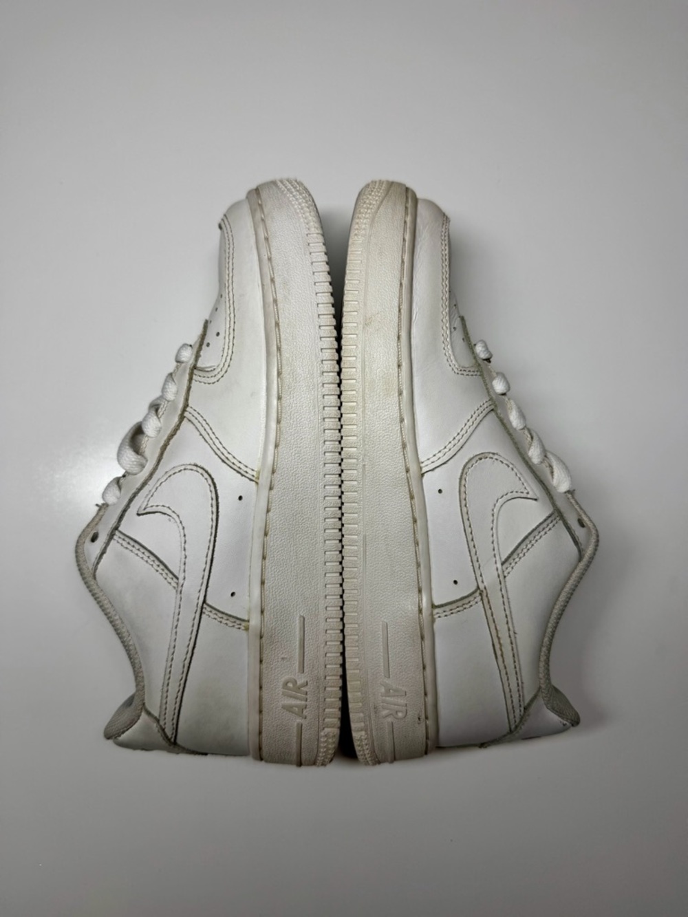 Nike Air Force 1 LE Boys Sneakers • White Leather • Size 4.5Y